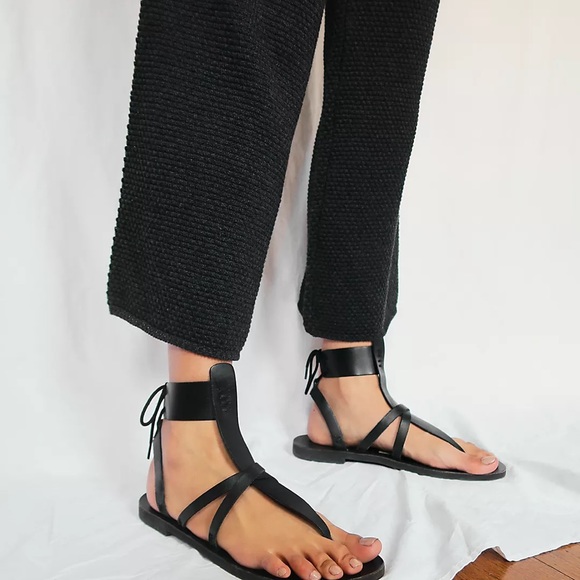 Freepeople vacation day wrap sandals 🖤 - Picture 2 of 2